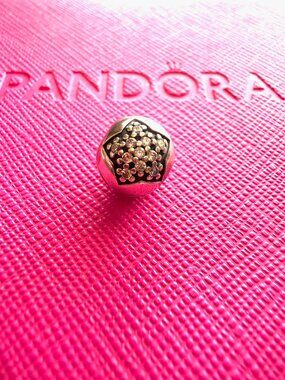 Pandora RETIRED You're A Star Clip/Charm